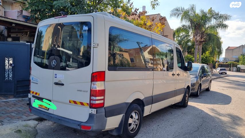 מודעת רכב מרצדס-בנץ ספרינטר