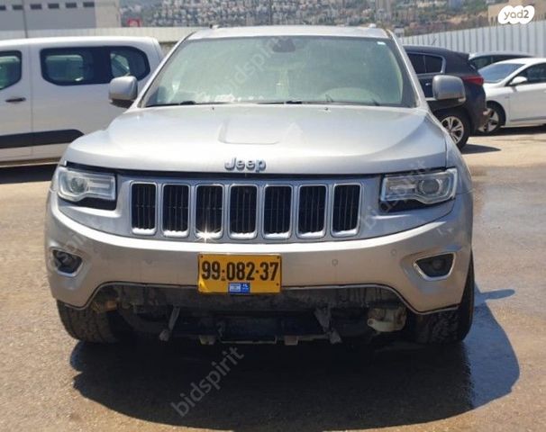 מודעת רכב ג'יפ גרנד צ'ירוקי