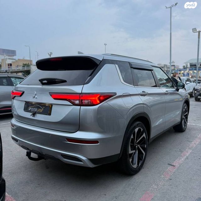 מיצובישי אאוטלנדר