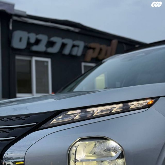 מיצובישי אאוטלנדר