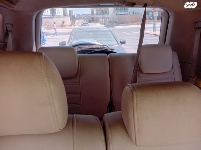 טויוטה לנד קרוזר