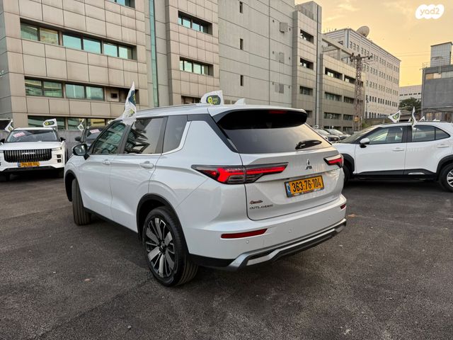 מיצובישי אאוטלנדר