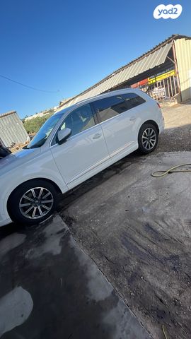 מודעת רכב אאודי Q7