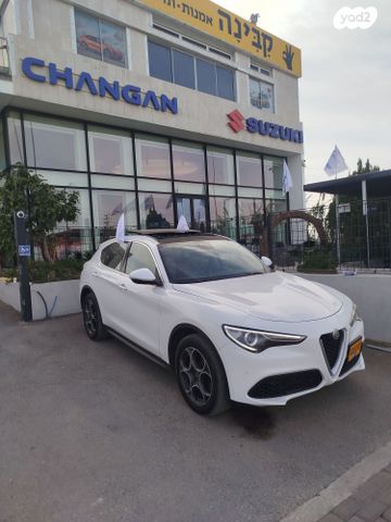 מודעת רכב אלפא רומיאו סטלביו