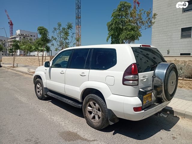 טויוטה לנד קרוזר