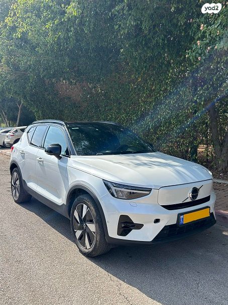 מודעת רכב וולוו XC40