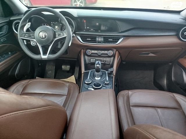 אלפא רומיאו סטלביו