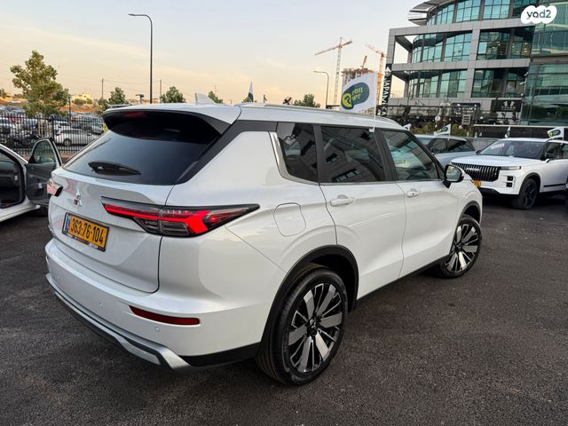 מיצובישי אאוטלנדר