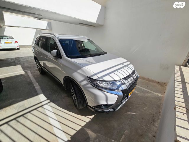 מיצובישי אאוטלנדר