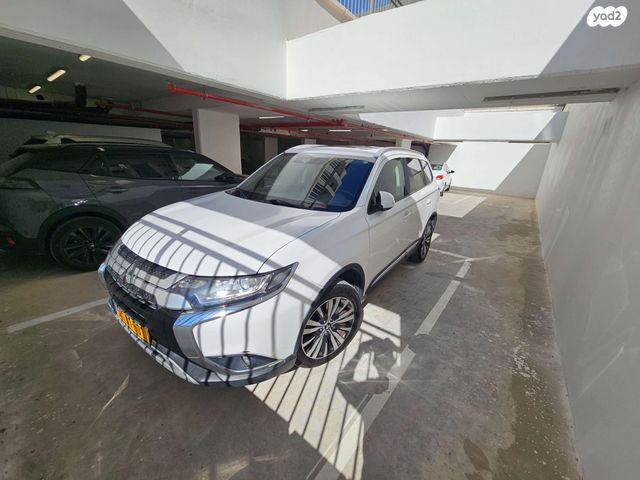 מיצובישי אאוטלנדר