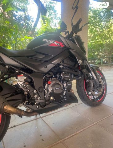 סוזוקי GSXS750