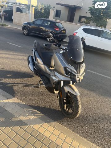 מודעת רכב סאן יאנג ADX 300