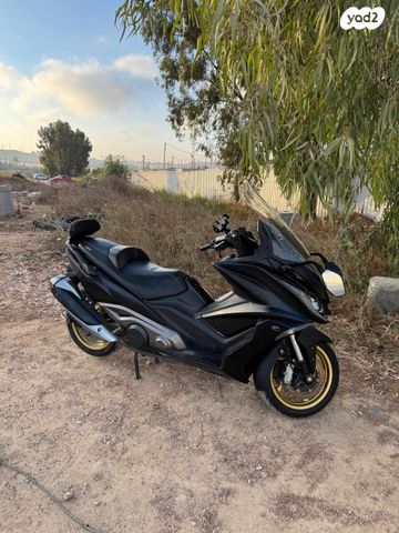 קימקו AK 550