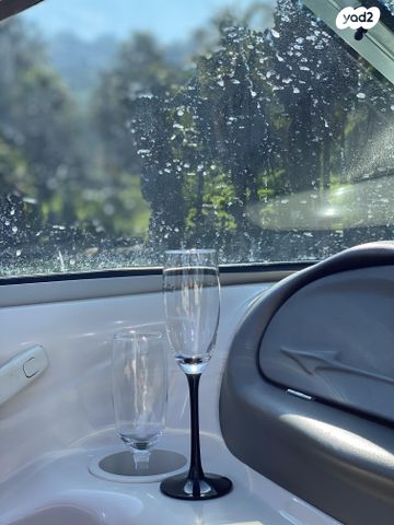 יאכטות - סירות מנוע