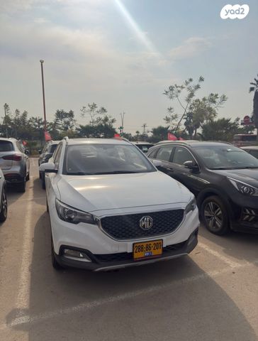 מודעת רכב אם ג'י ZS