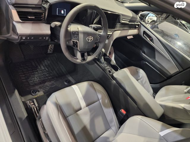 מודעת רכב טויוטה קאמרי 2