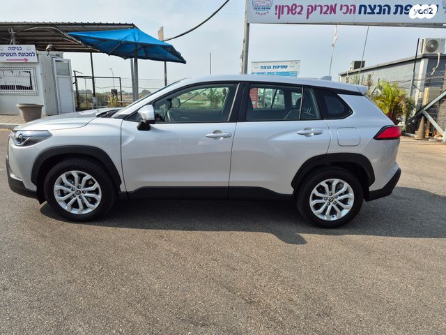 טויוטה קורולה קרוס