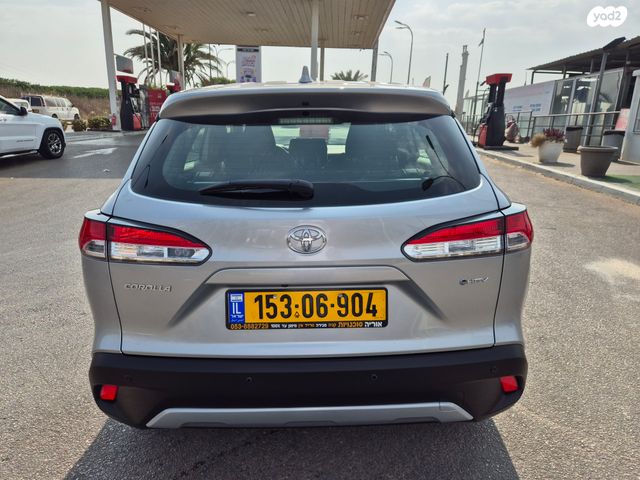 טויוטה קורולה קרוס