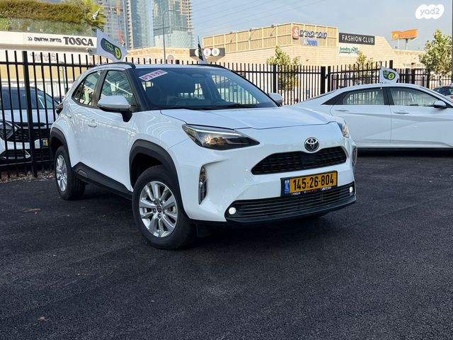 טויוטה יאריס קרוס