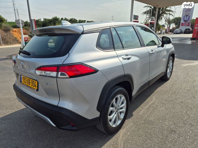 טויוטה קורולה קרוס