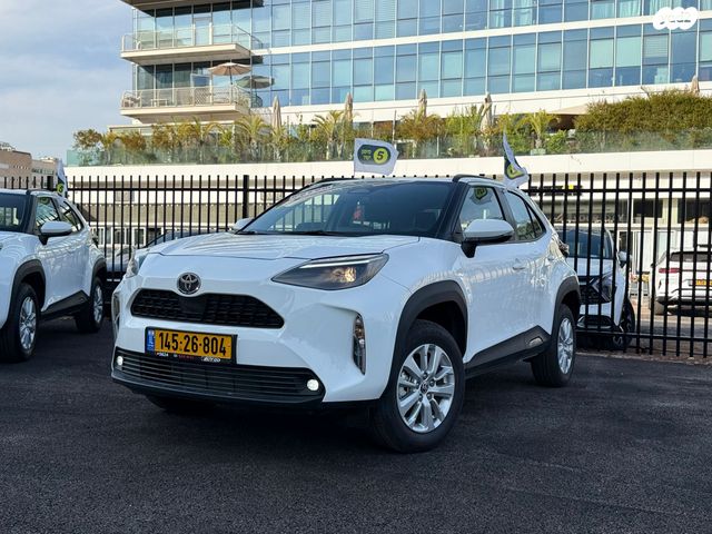 מודעת רכב טויוטה יאריס קרוס