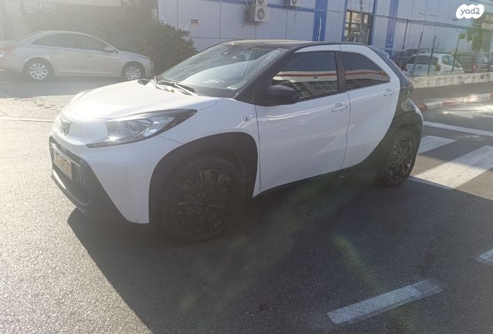 טויוטה אייגו X