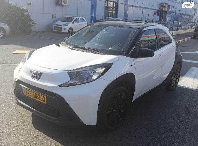 טויוטה אייגו X