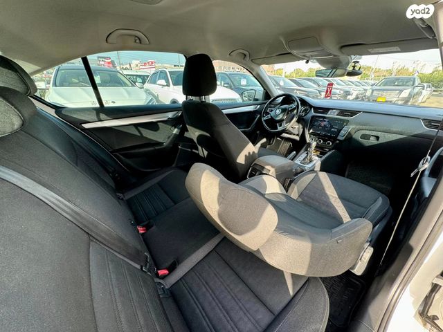 סקודה אוקטביה