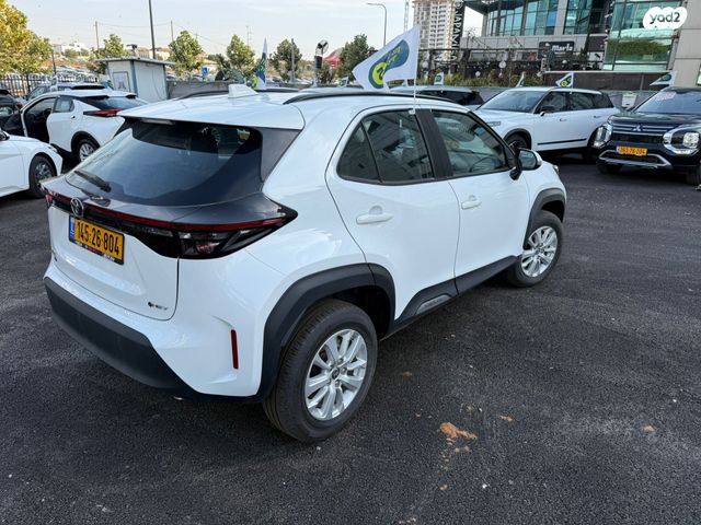 טויוטה יאריס קרוס