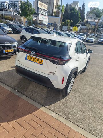 טויוטה יאריס קרוס