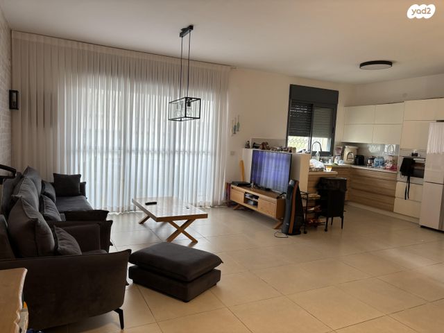 שושנה דמארי 4