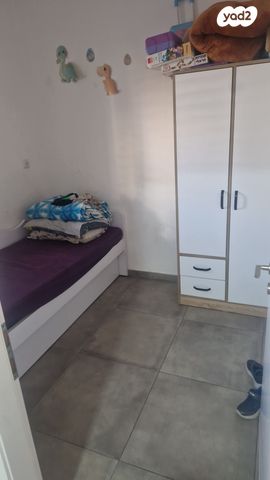 גג/ פנטהאוז, וייצמן 64, עמידר, בת ים