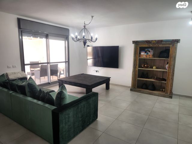 שדרות החוצבים 24