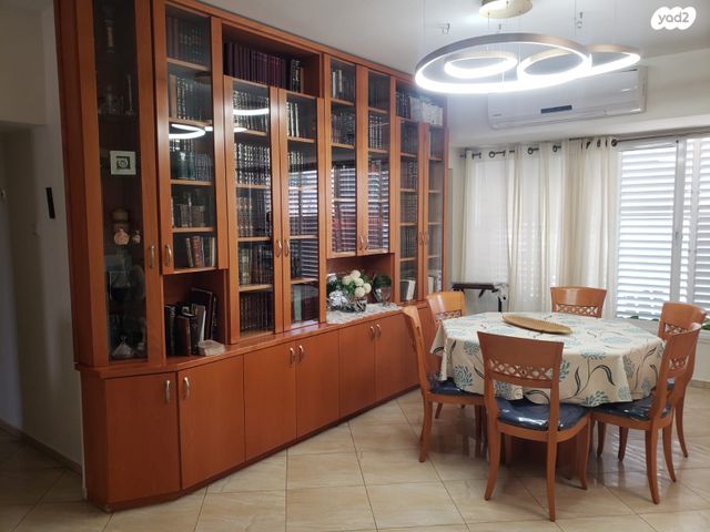 דירה, הרא"ה 11, ג' / מרכז מזרח העיר, רחובות