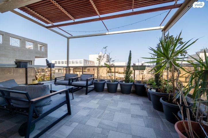 גג/ פנטהאוז, משה דוד מייזנר 8, כפר גנים ג, פתח תקווה