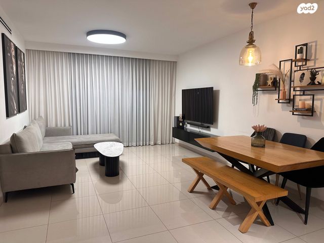 דירה, שדרות אבני החושן 12, כרמי גת, קרית גת