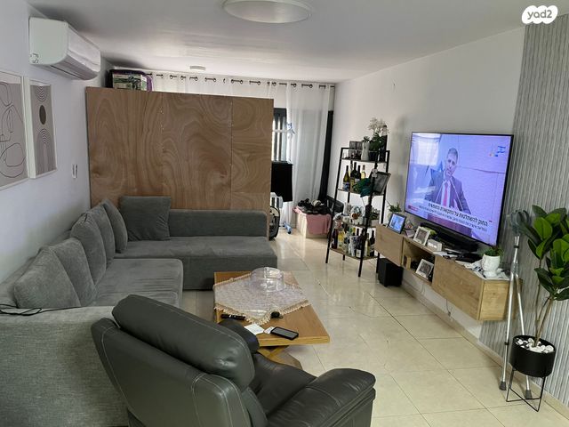 דירה, שדרות רש"י 6, קיבוץ גלויות, קרית מלאכי