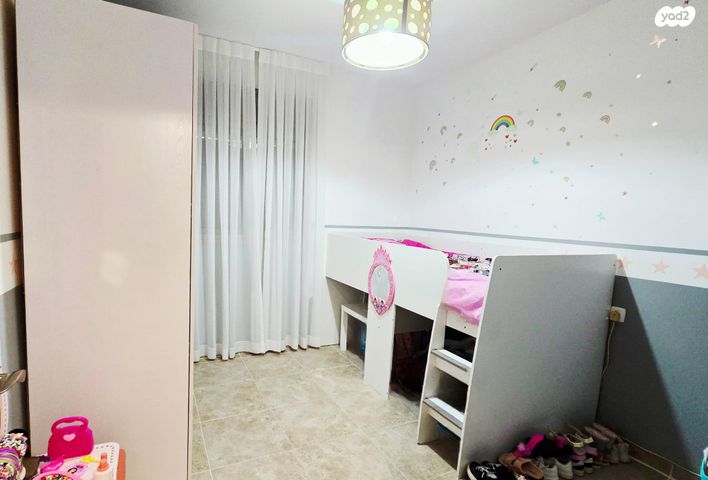 דירה, אפרים קישון 1, חתני פרס ישראל, באר יעקב