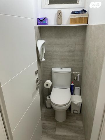 דירה, גייסות השריון 11, אלי כהן, כפר סבא