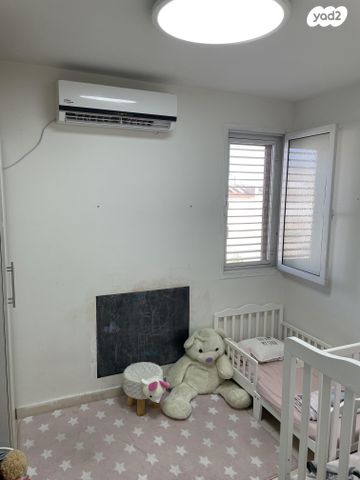 דירה, גייסות השריון 11, אלי כהן, כפר סבא