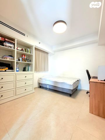 דירה, שדרות מקס ואמפרו שיין 4, רחובות החדשה, רחובות