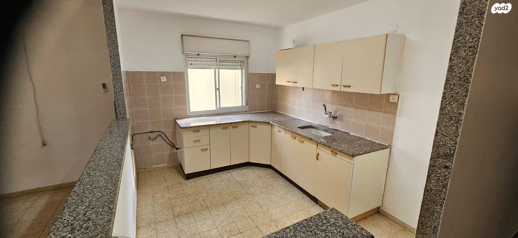 דירה, דרך הציונות 26, רובע ג', אריאל