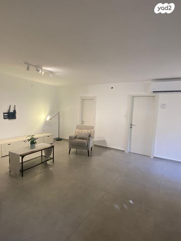 מרתף/ פרטר, האורן 2, בנה ביתך, קדימה צורן