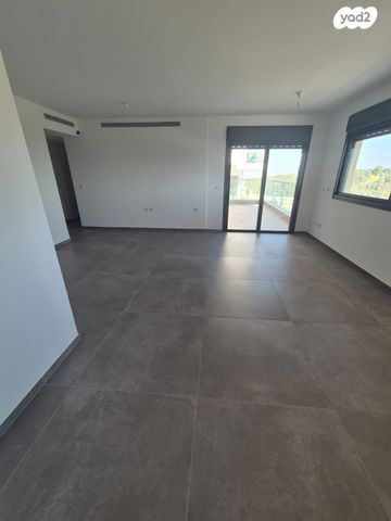 דירה, סנונית 5, גבעת אלונים, קרית אתא