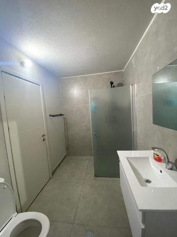 מרתף/ פרטר, האורן 2, בנה ביתך, קדימה צורן