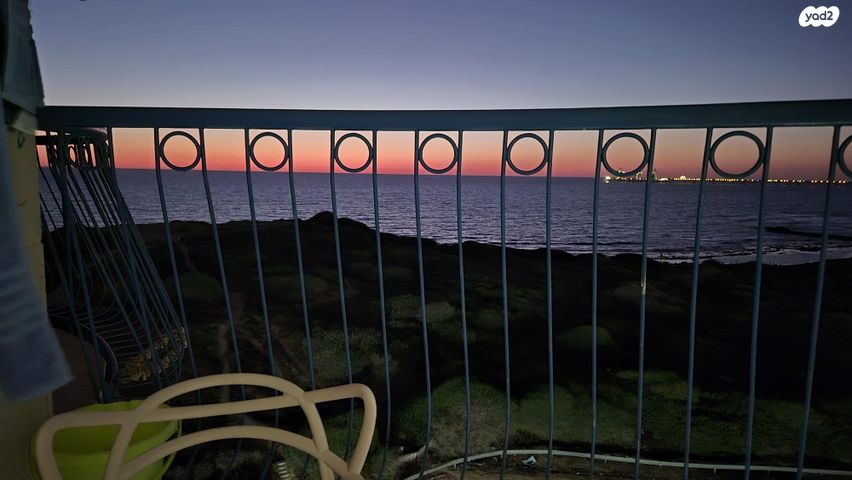 שדרות מנחם בגין 10