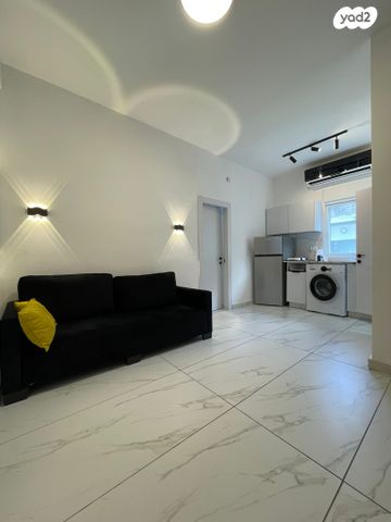 דרך יד לבנים 10