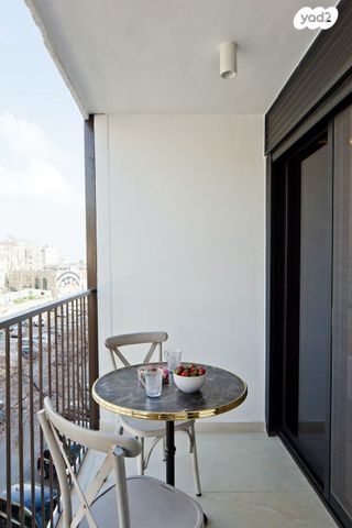 דירה, כורש 14, מרכז העיר, ירושלים