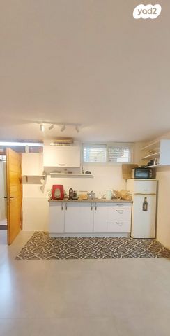 מרתף/ פרטר, האורן 2, בנה ביתך, קדימה צורן