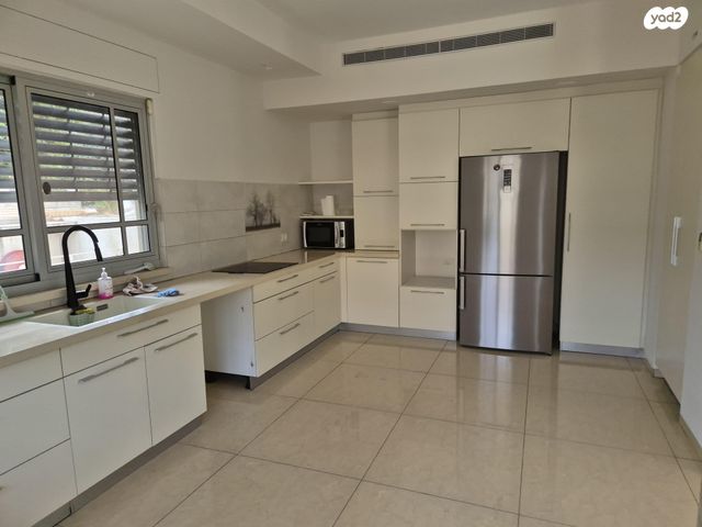 בית פרטי/ קוטג', יורדי הסירה 23, נווה עוז, פתח תקווה